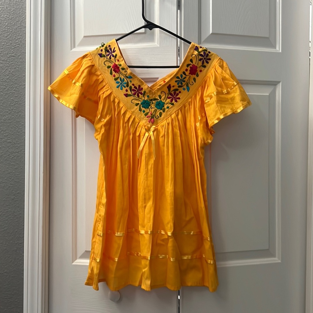 Authentic Mexican hand embroidered top. OS